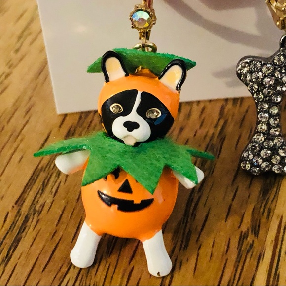 Authentic Betsey Johnson Earrings - Dog In Pumpkin Costume & Rhinestone Bone NWT - Picture 4 of 12